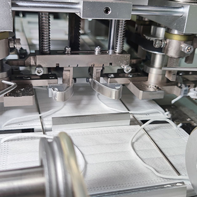 Máquina automática de máscara de bucle de oído interno 1 + 1